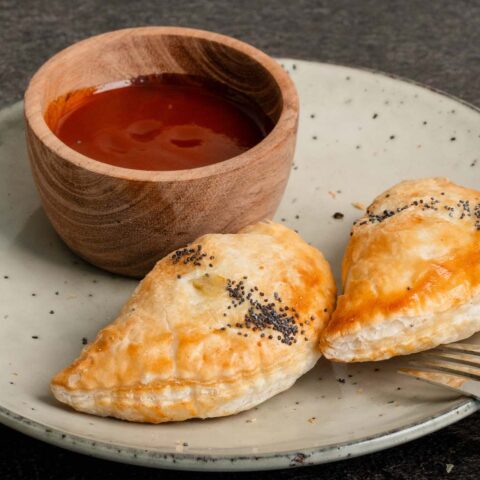 Pasty - Cheese & Vegetables (v) cocktail