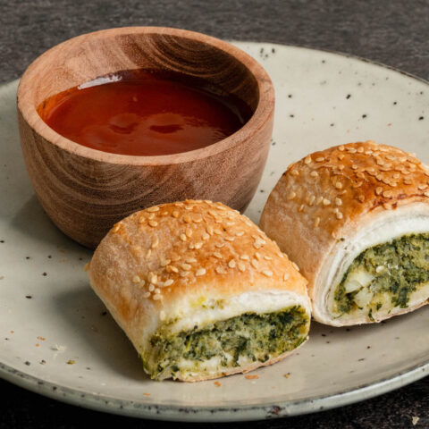 Cheese & Spinach Roll (v) cocktail